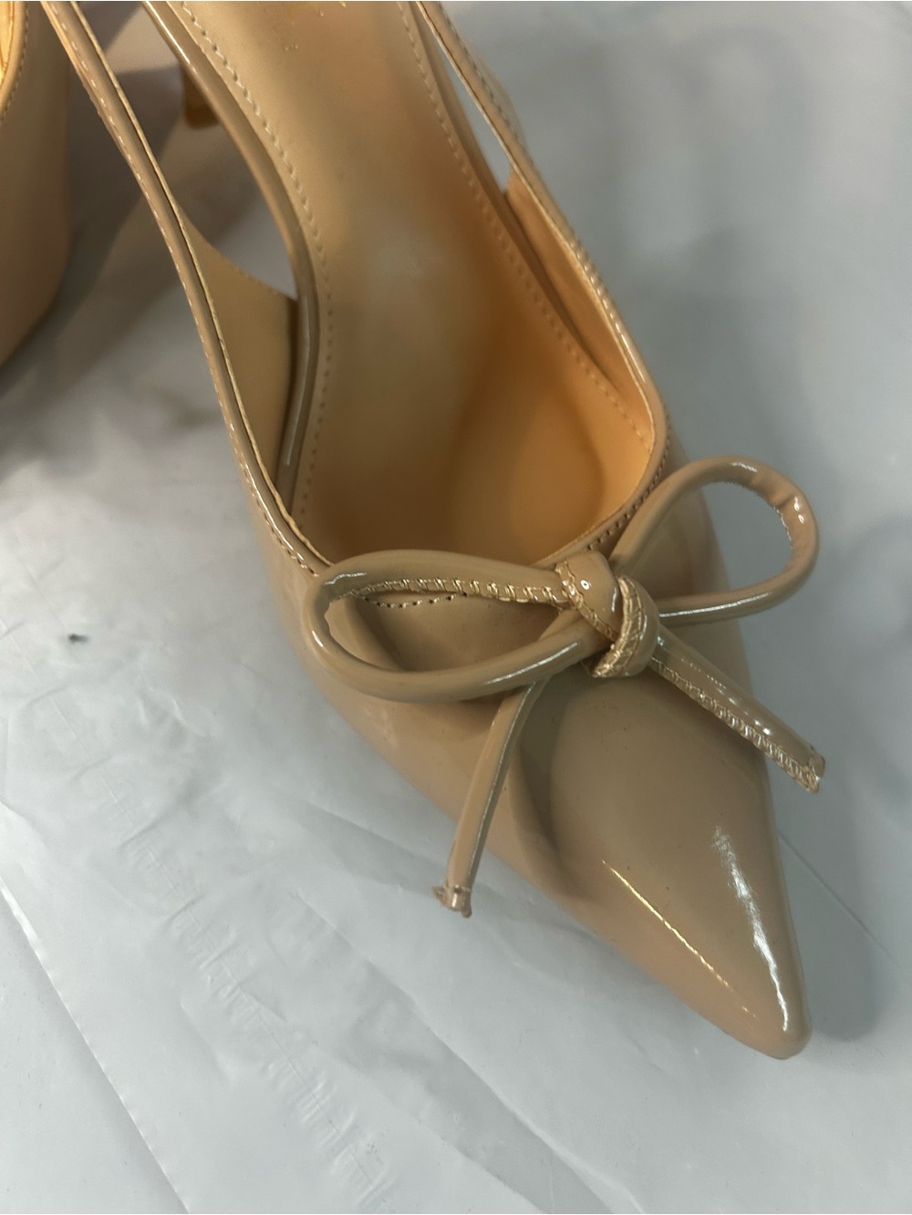 ROUGE Nude Patent Pointed-Toe Slingback Pumps with Bow Size 9. EUC - Picture 4 of 9